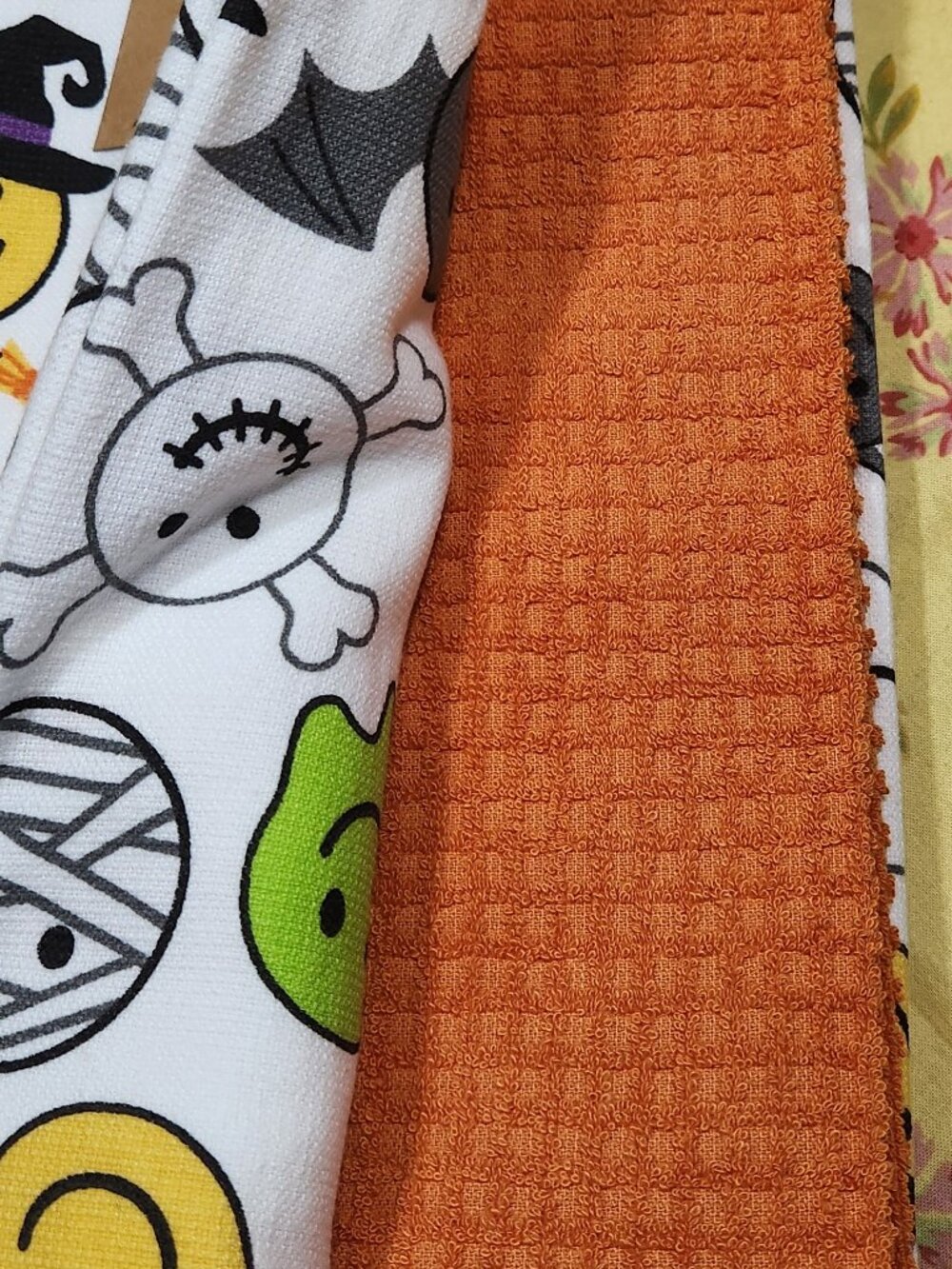 Set 3 Casaba Festive Halloween Characters and Smiley Icons Kitchen Towel Set - Picture 2 of 3